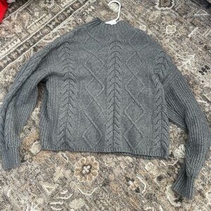 Old Navy Gray Cable Knit Women's Turtleneck Sweater